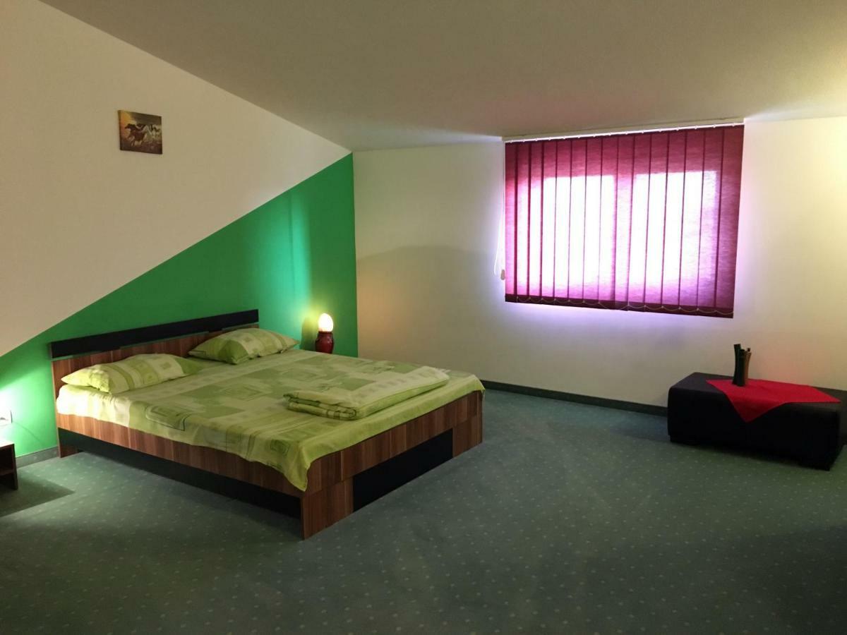 Ranch Robert Hotel Dudestii Noi Exterior photo